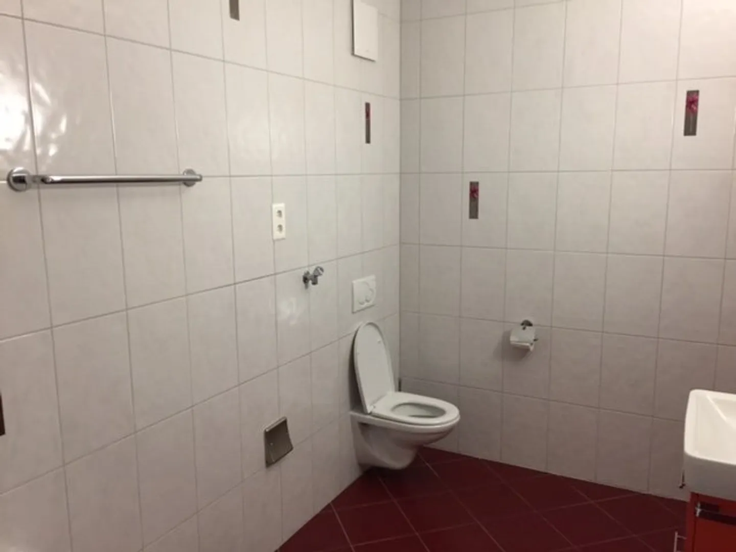 Wunderschöne Erdgeschosswohnung mit 3 1/2 Zimmern zu vermieten - Foto 5 von 13