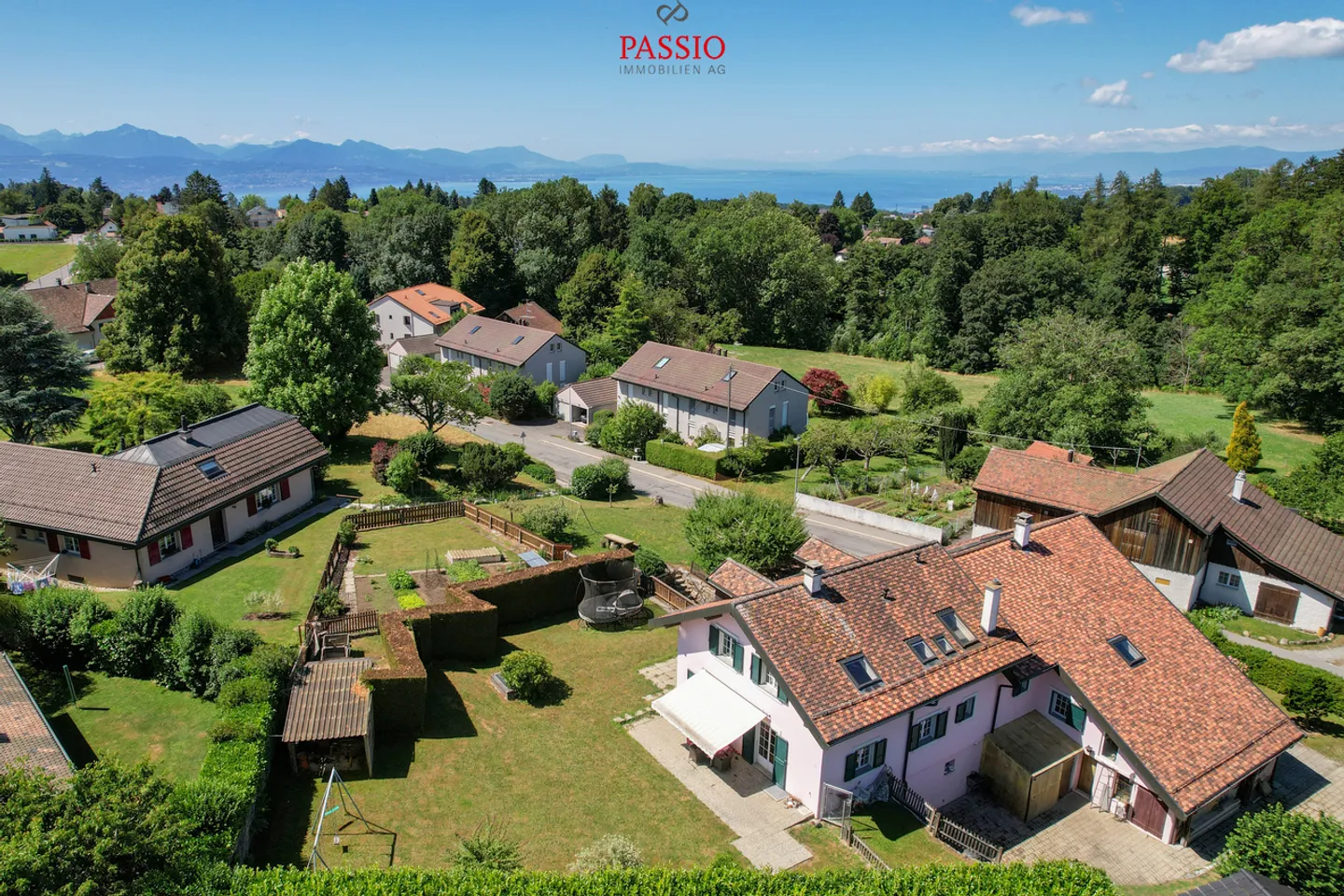 Maison jumelée de 5,5 pièces en excellent état, proche du lac Léman - Photo 1 sur 24