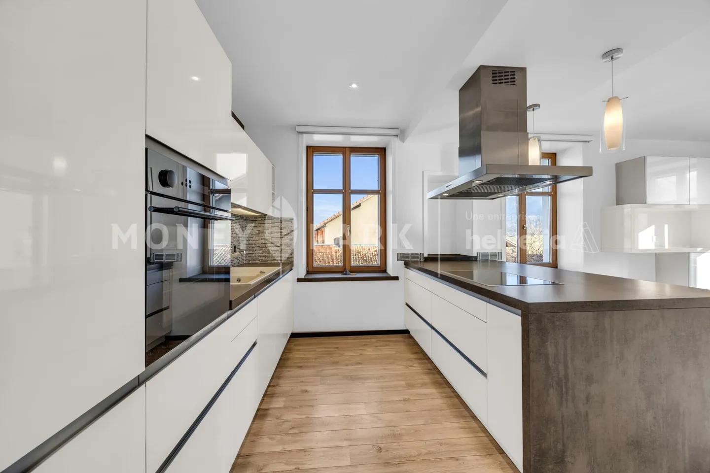 Große Villa mit Charme in Glovelier - Foto 1 von 13