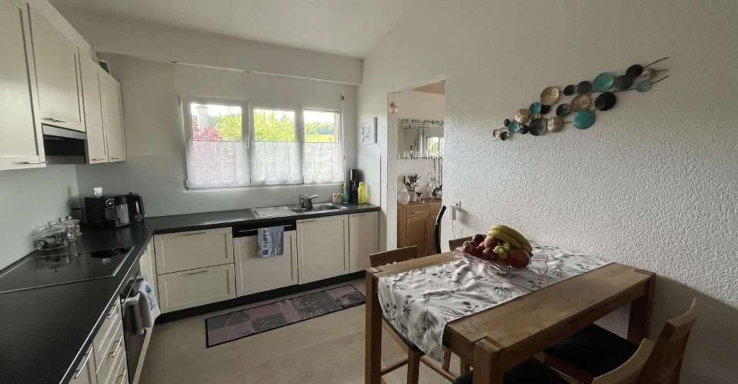 MAGNIFIKANTE DACHGESCHOSSWOHNUNG, SEHR GERÄUMIG UND MODERN - Foto 12 von 13