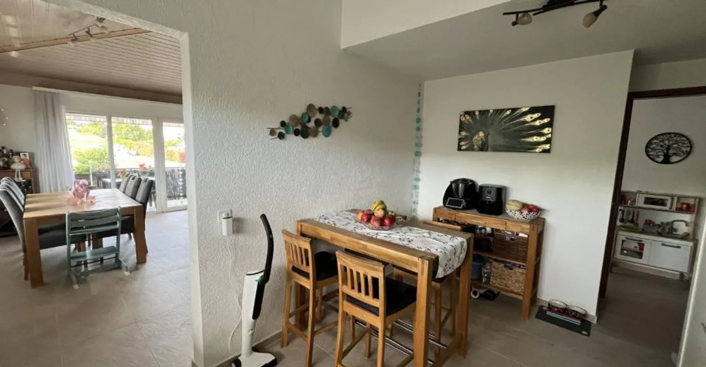 MAGNIFIKANTE DACHGESCHOSSWOHNUNG, SEHR GERÄUMIG UND MODERN - Foto 11 von 13