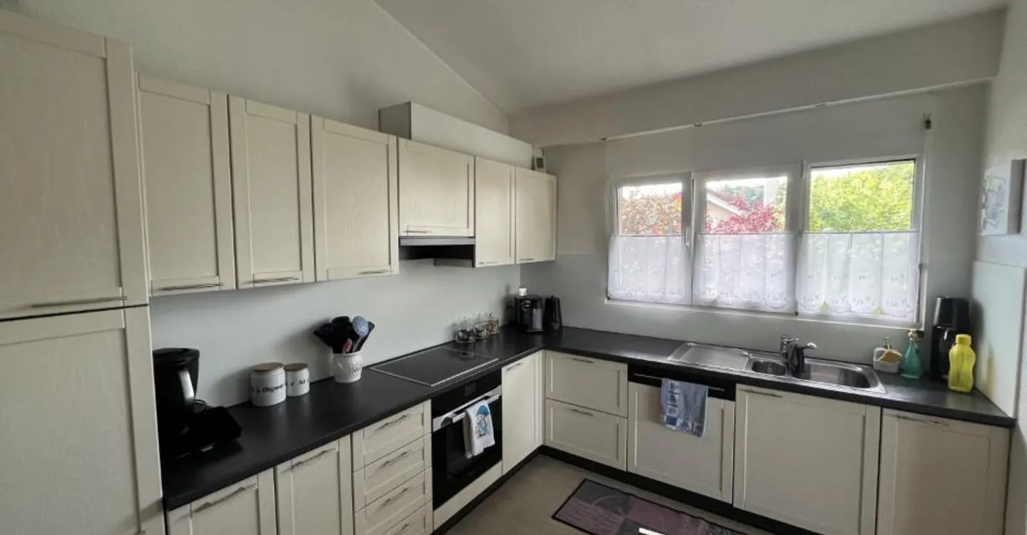 MAGNIFIKANTE DACHGESCHOSSWOHNUNG, SEHR GERÄUMIG UND MODERN - Foto 13 von 13