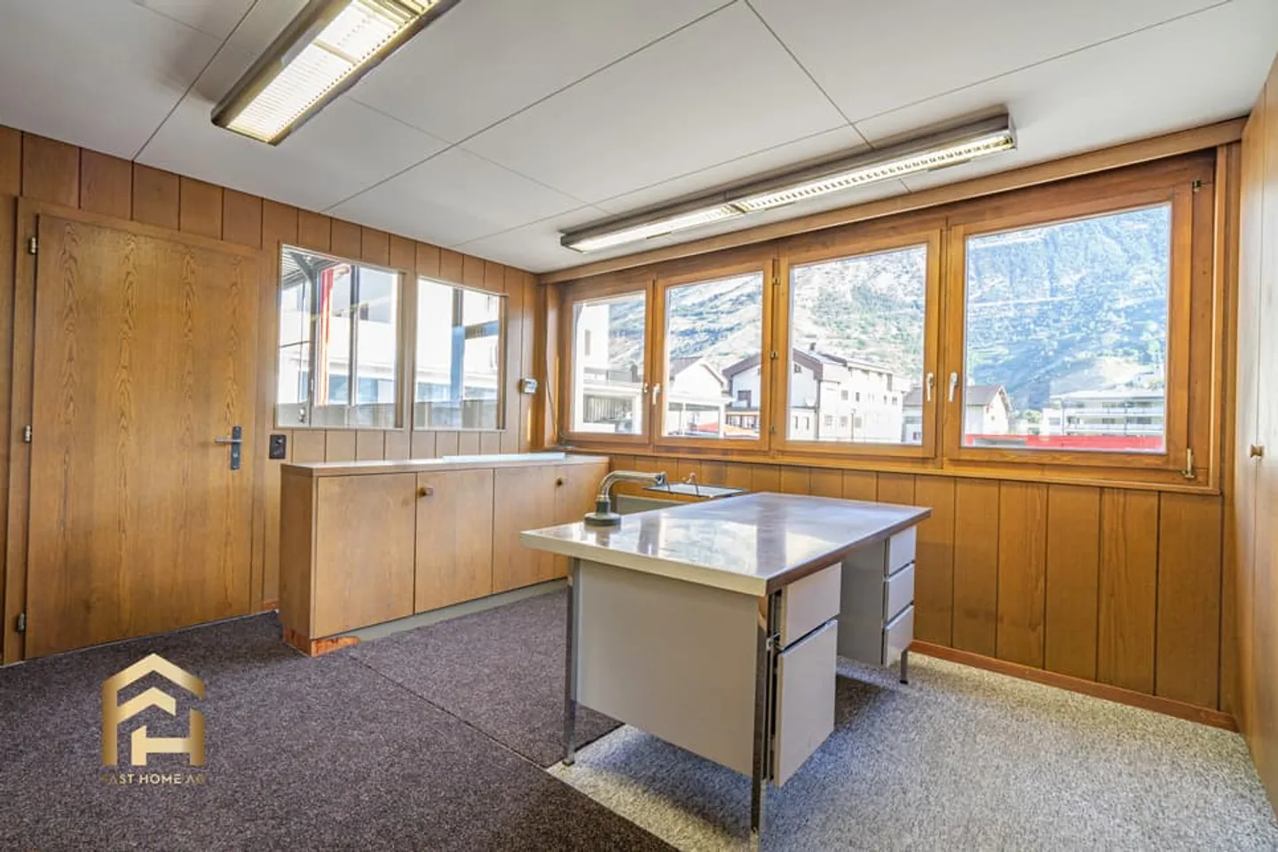 Commercial Hall with Office and Outdoor Area for Rent in Raron - Photo 6 of 13