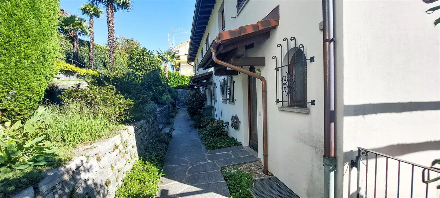 Locarno Monti - 4.5-Room Townhouse with Lake View and Private Garden - Photo 17 of 18