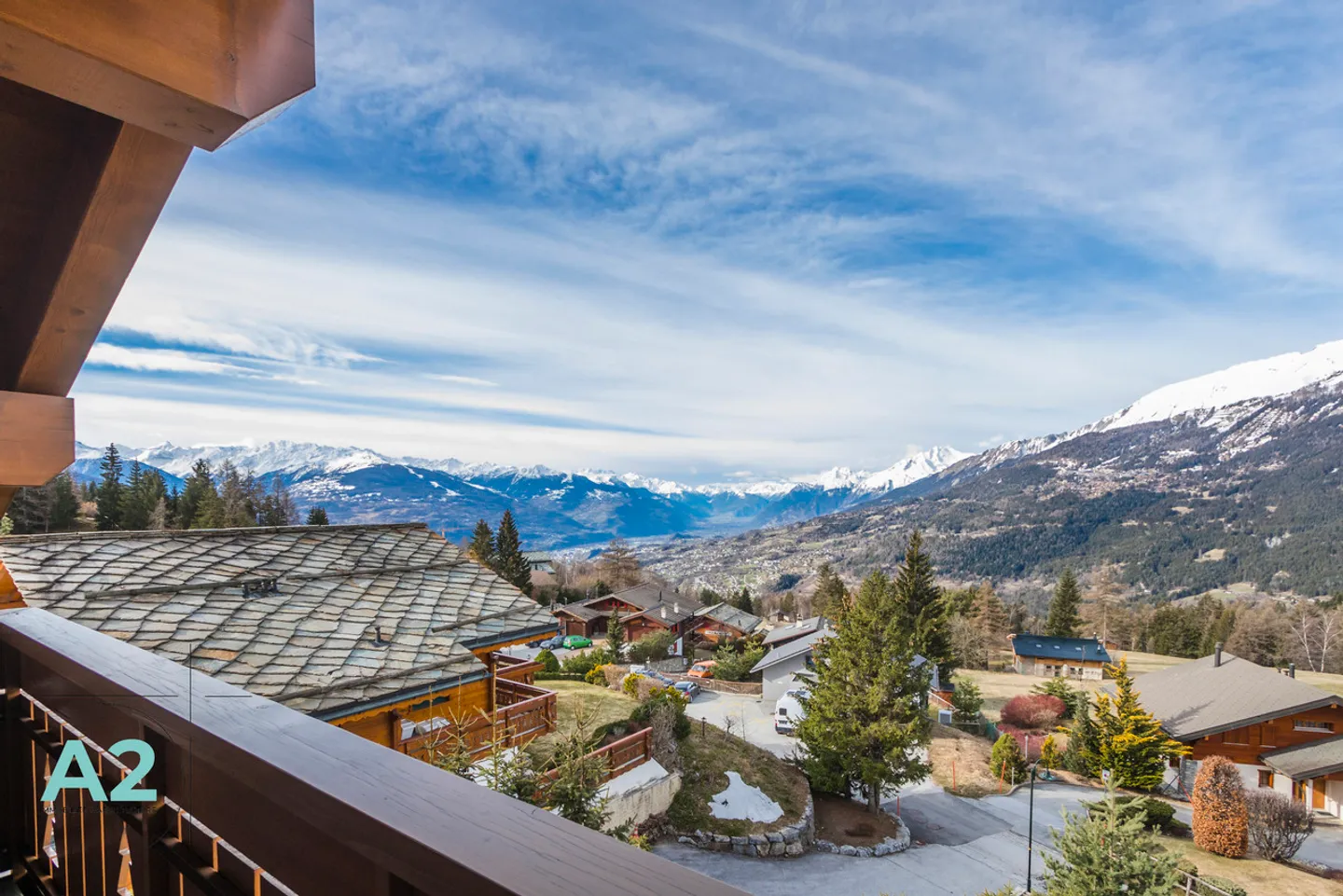 Chalet con Vista mozzafiato sulla Valle e le Alpi - Foto 14 di 19