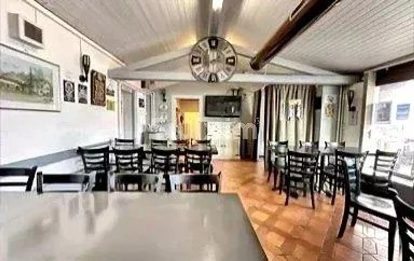 Charming Restaurant & Flat - Photo 5 of 6