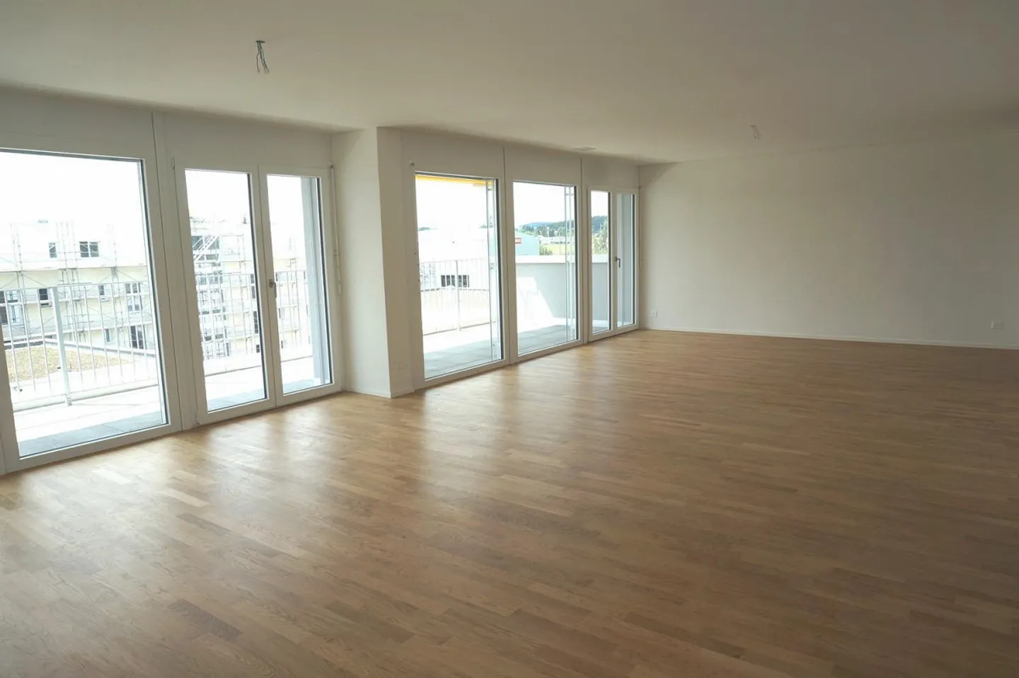 Sonnige Attikawohnung mit grosser Terrasse - Foto 6 von 10