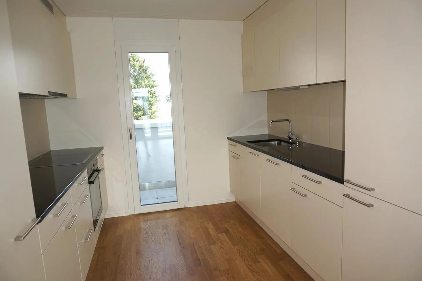 Sonnige Attikawohnung mit grosser Terrasse - Foto 7 von 10