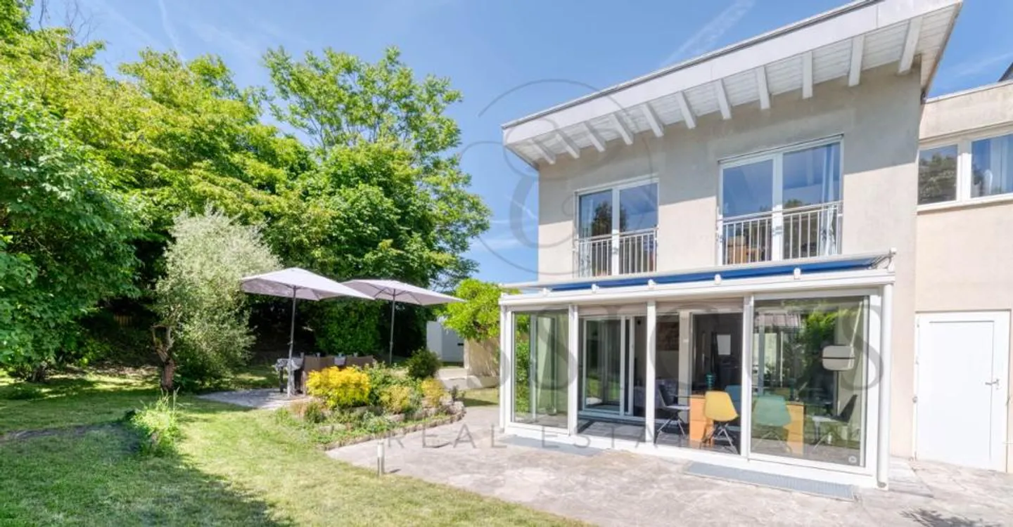 Maison Familiale avec Jardin Privatif - Photo 1 sur 13
