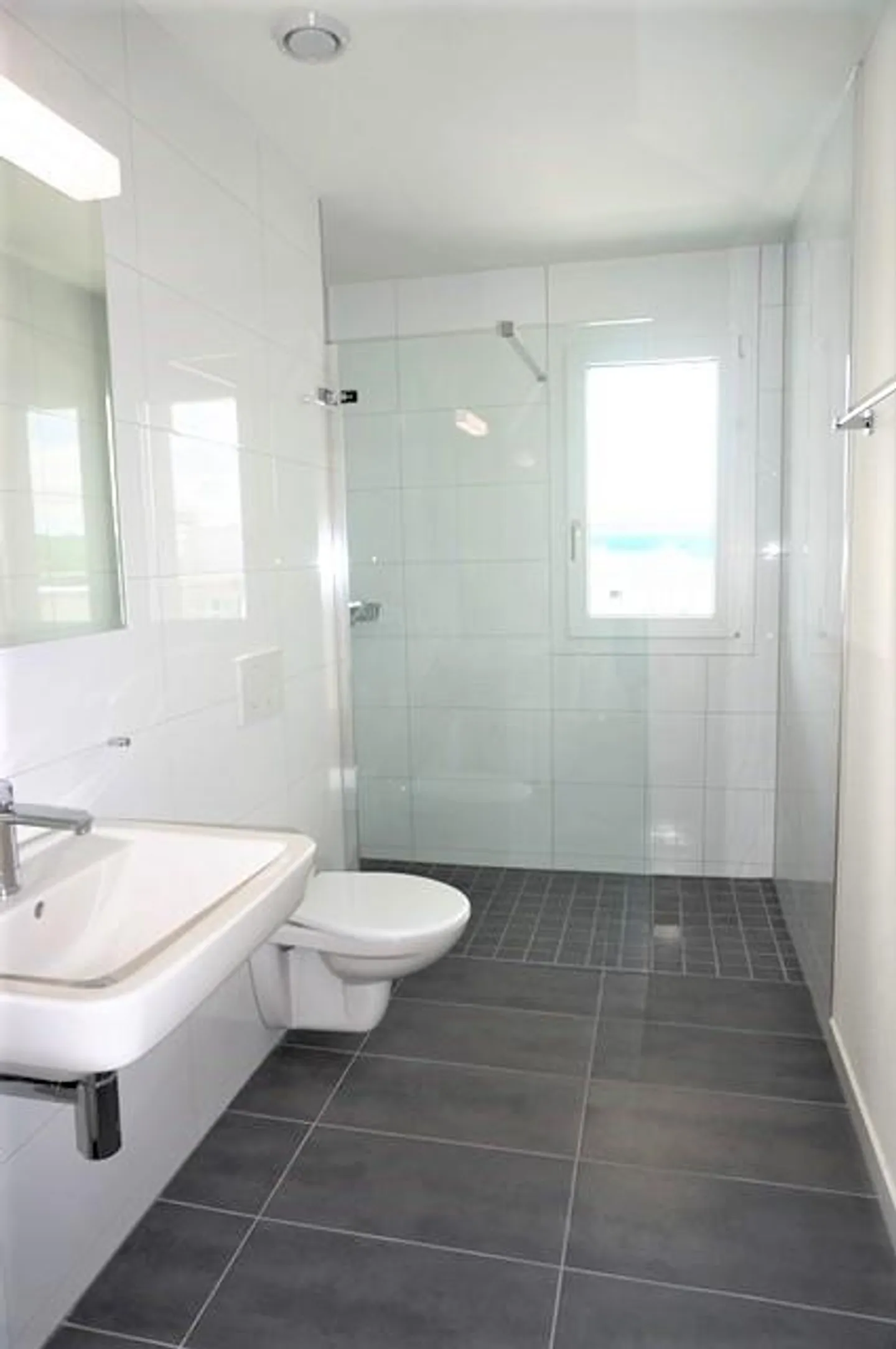 Sonnige Attikawohnung mit grosser Terrasse - Foto 10 von 10