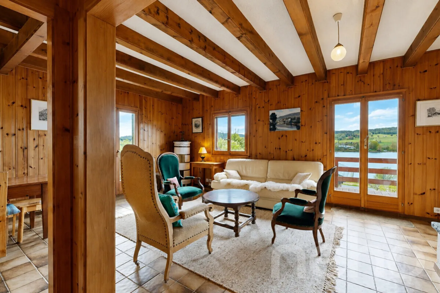 Le Pont : Magnifique chalet individuel avec vue sur le lac de Joux - Photo 4 sur 12