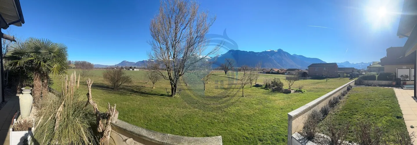 Charming Individual Villa 6.5 Rooms with Pool and Large Land - Photo 1 of 14