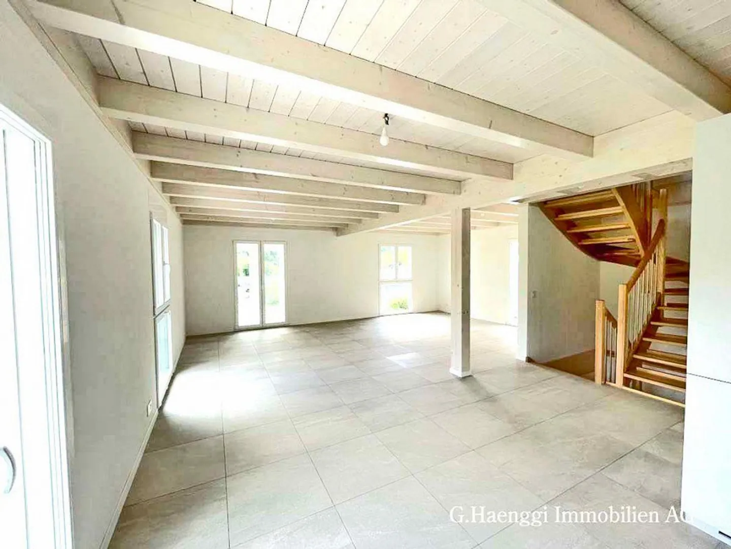 4 new, spacious 5 to 7.5-room single-family homes with a wide view in Läufelfingen - Photo 8 of 13