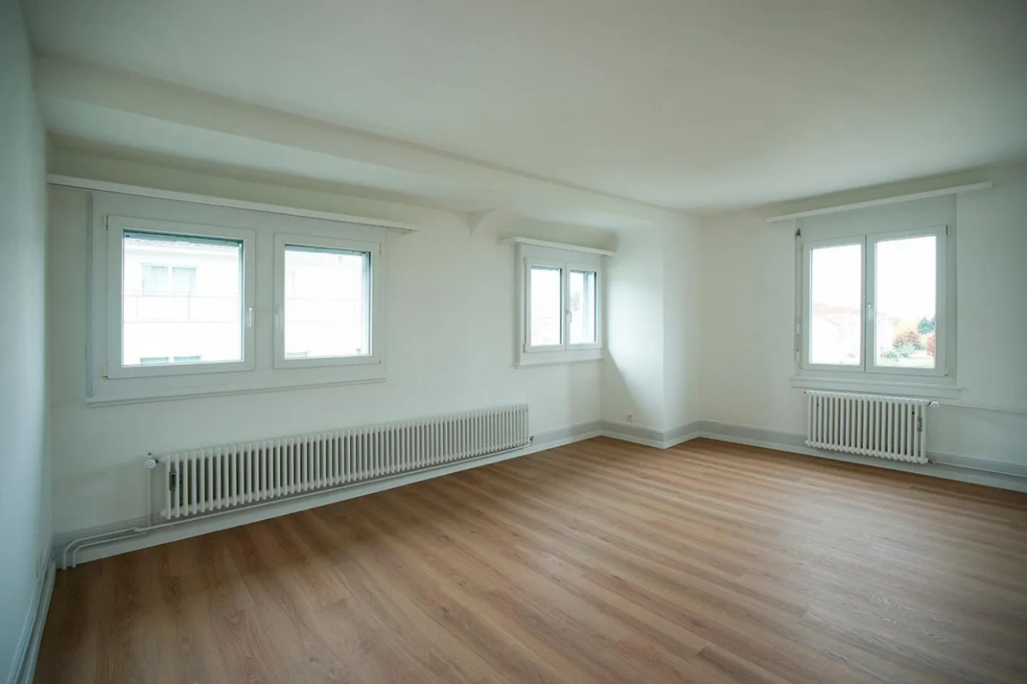 Appartamento 3 locali con grande balcone - Foto 4 di 10