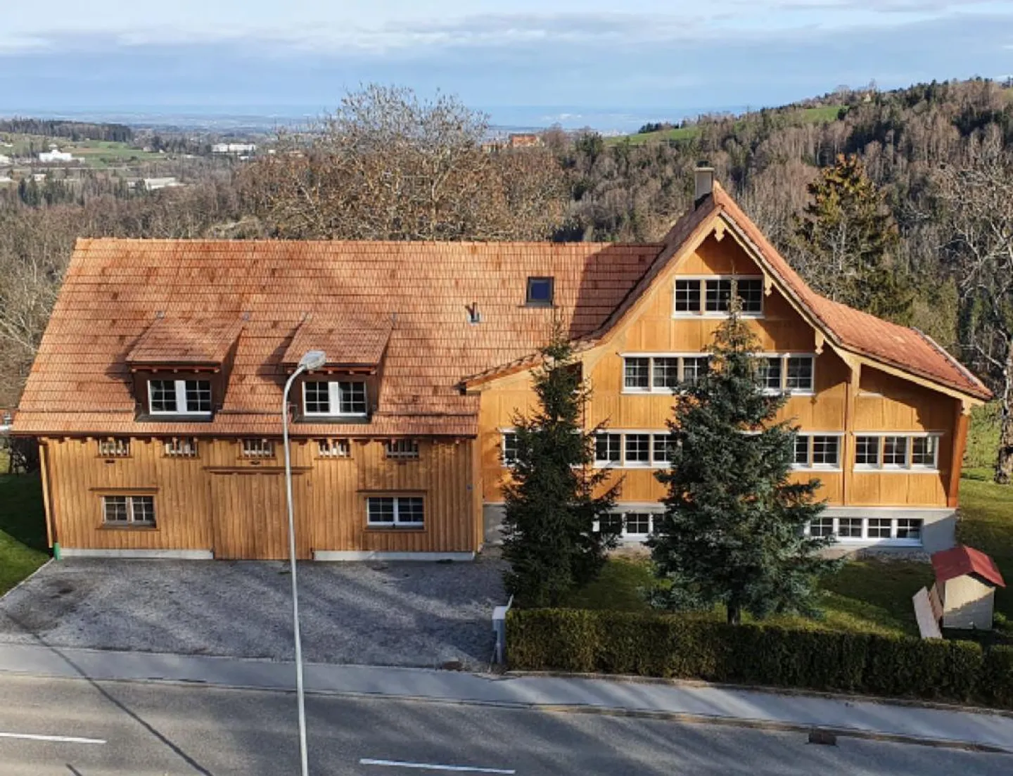 Spacious 7-room apartment for rent - Photo 1 of 21