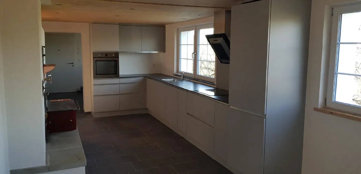 Spacious 7-room apartment for rent - Photo 2 of 21