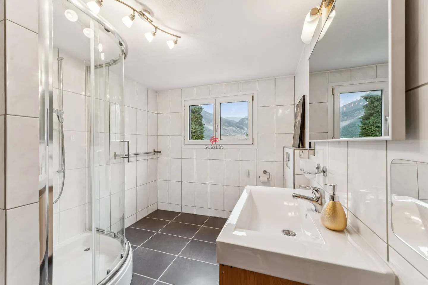 Charming Family Home in Igis - Photo 9 of 11
