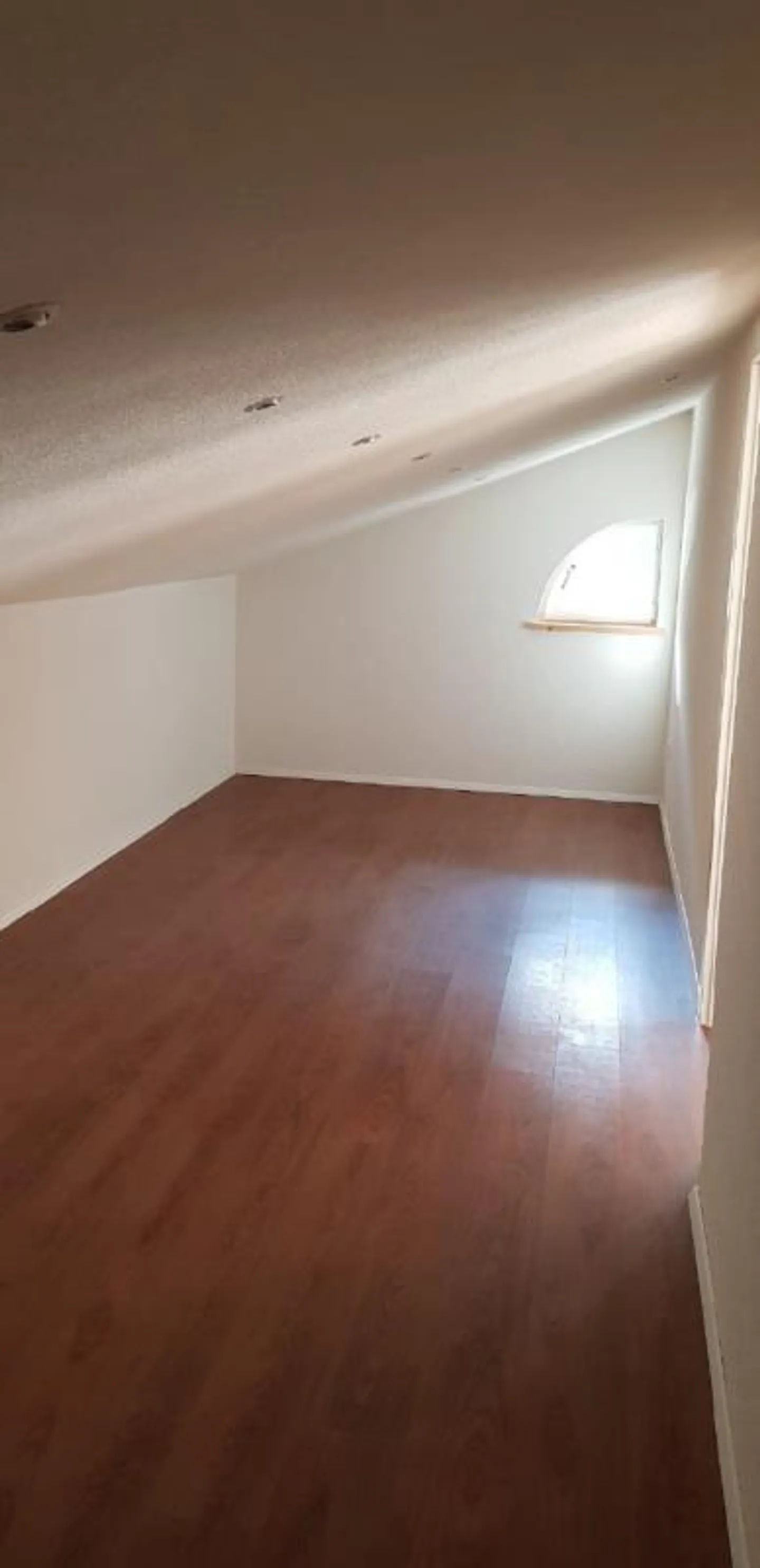 Spacious 7-room apartment for rent - Photo 19 of 21