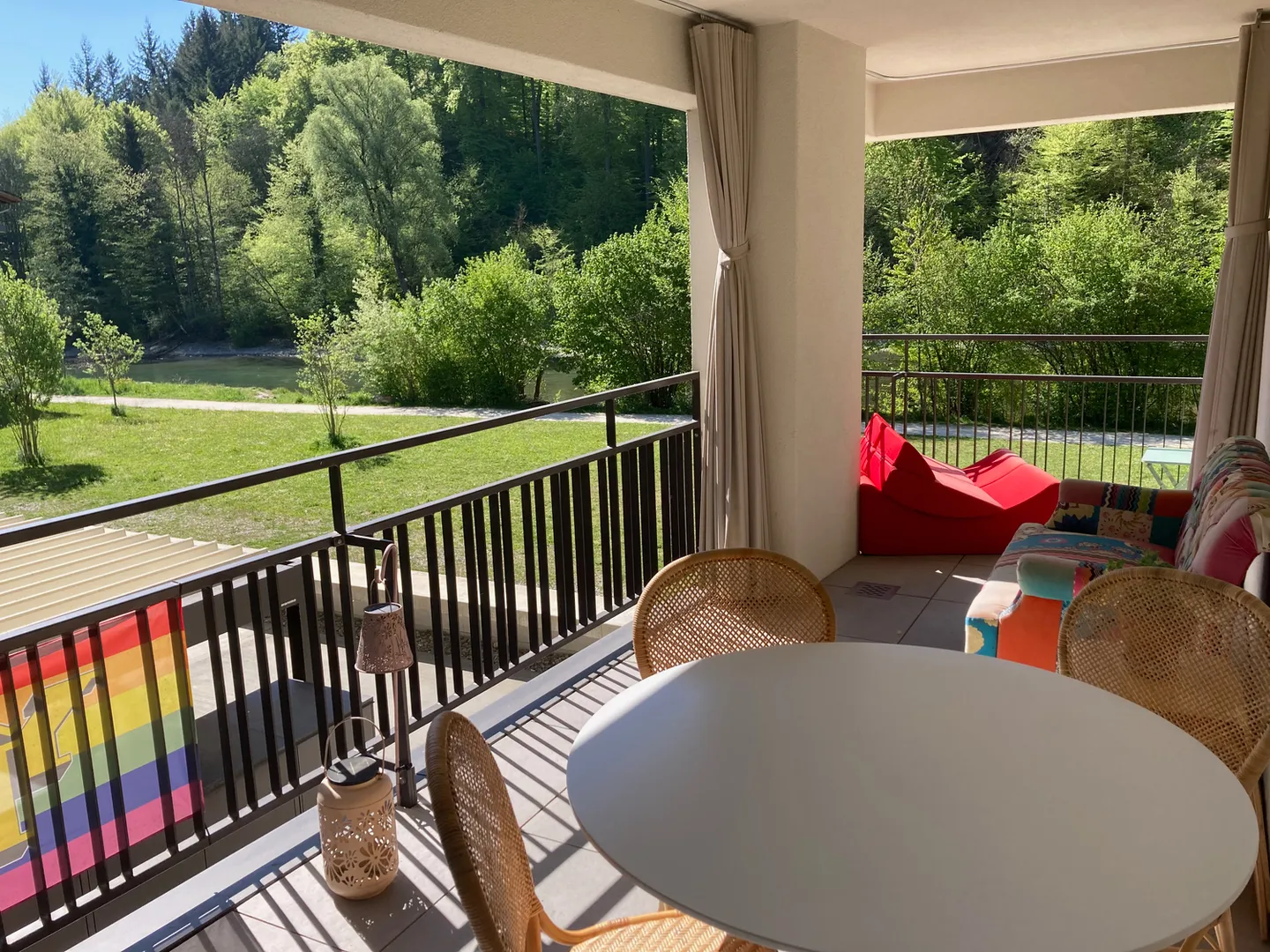 Geräumige Wohnung mit Flussblick - Foto 1 von 10