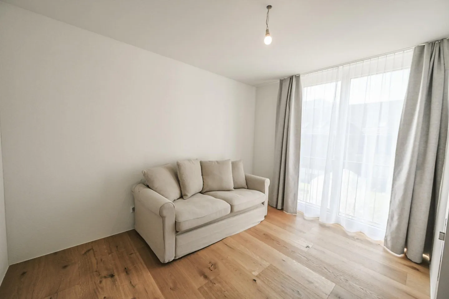 Appartement moderne et lumineux de 4,5 pièces (première occupation) - Photo 3 sur 6