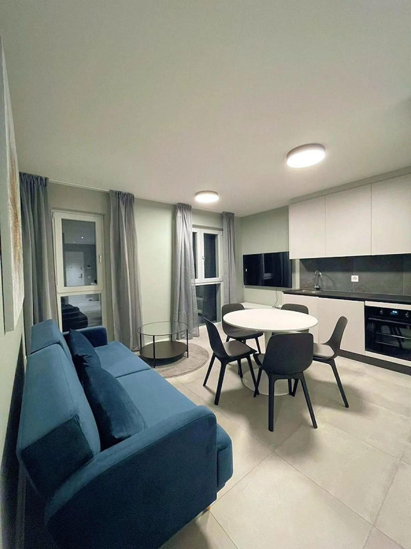 Furnished 2.5-room apartment in Morbio Inf. – Modern and bright - Photo 2 of 8