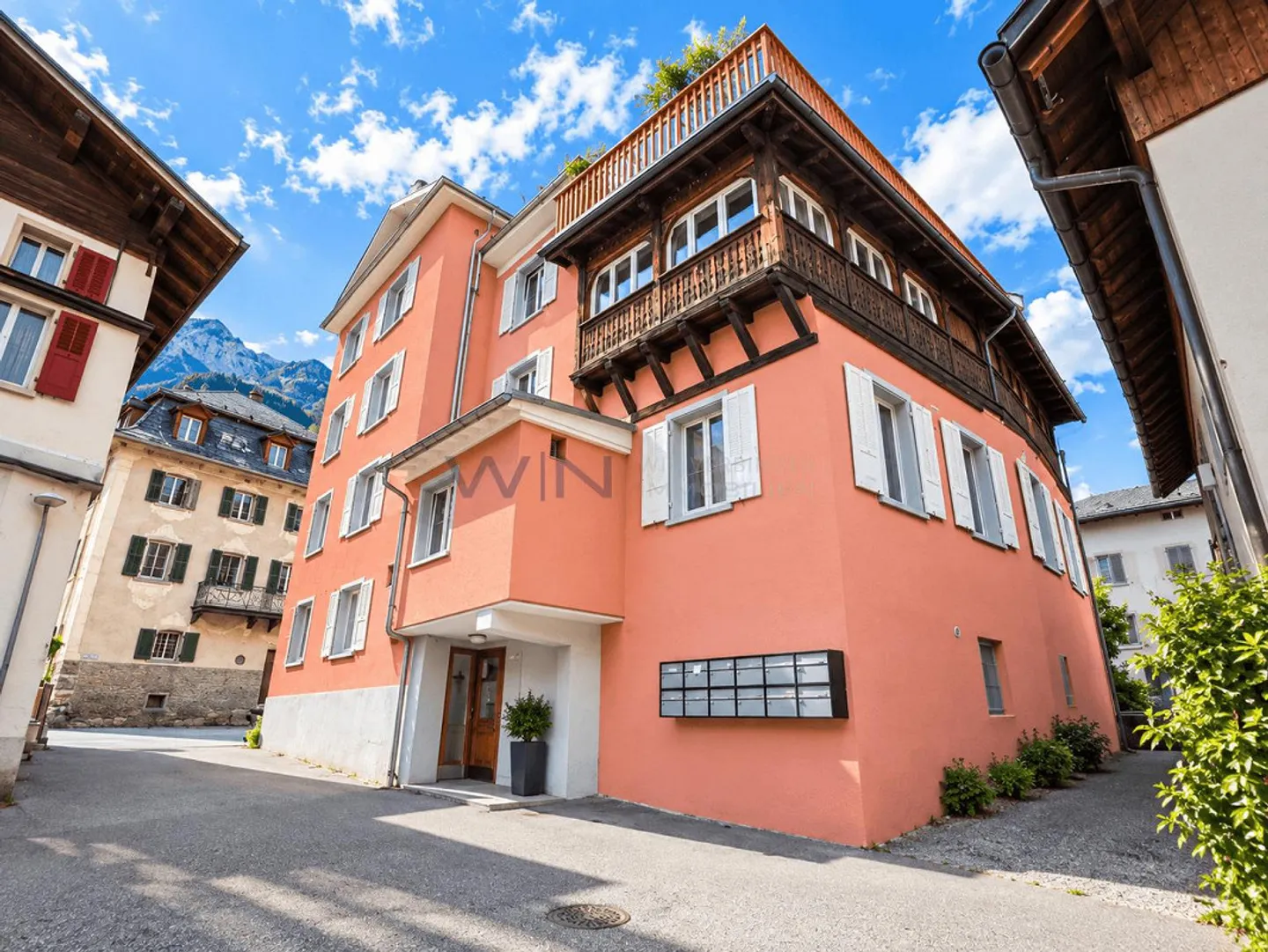 Completely renovated in the village center, fully rented - Photo 3 of 11