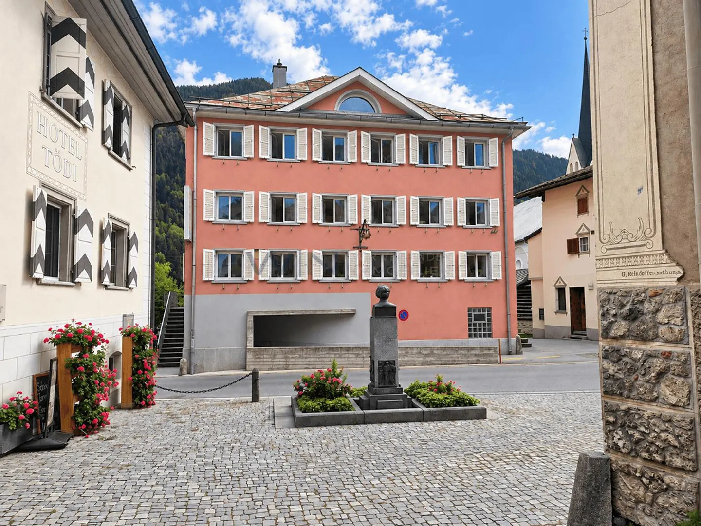 Completely renovated in the village center, fully rented - Photo 9 of 11