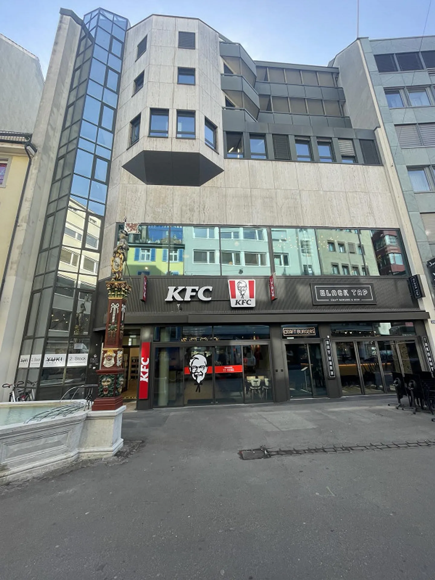 Vivere nel quartiere della vita notturna di Basilea - Foto 1 di 7