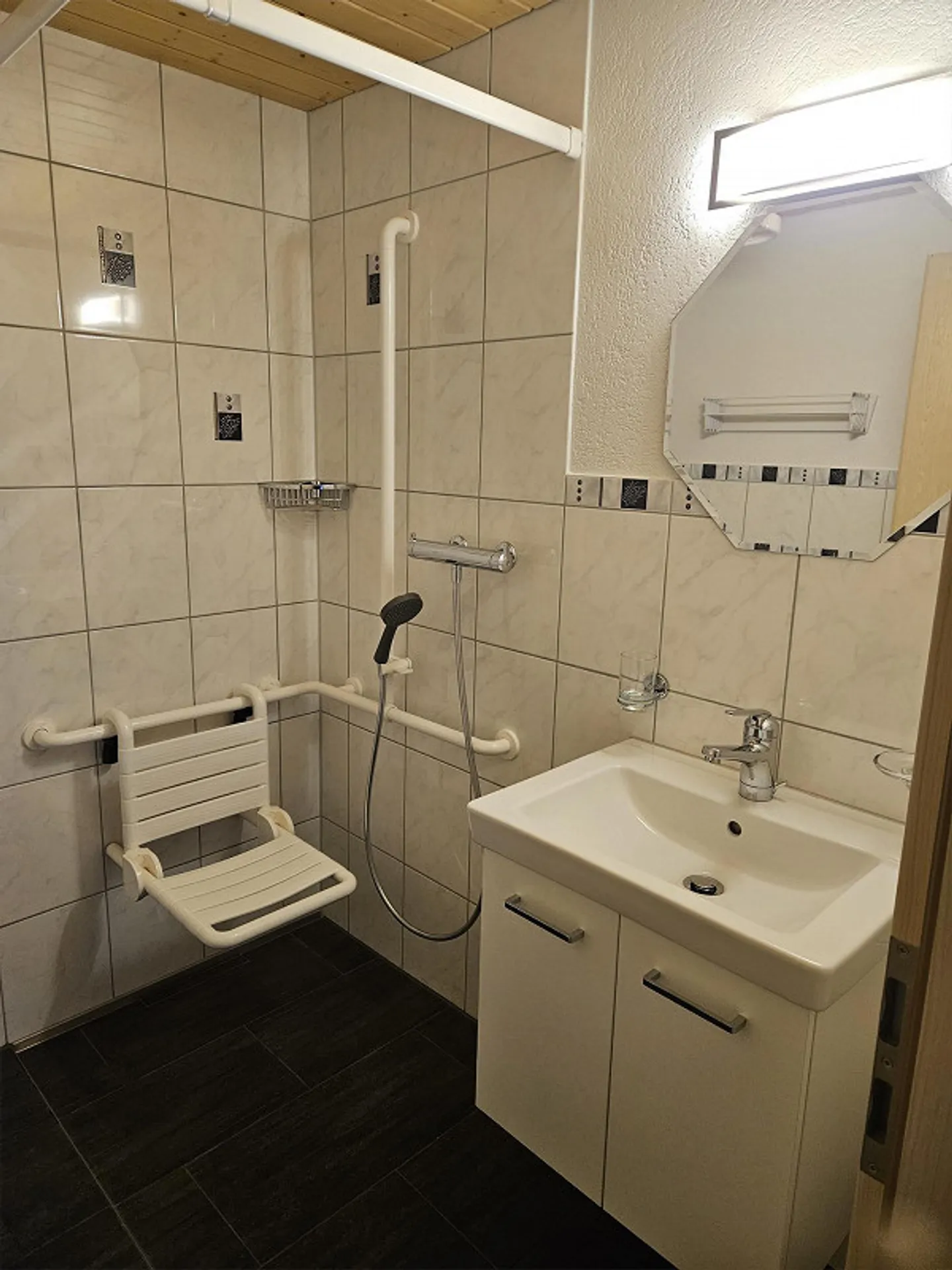 3.5 Room Ground Floor Apartment - Photo 14 of 19