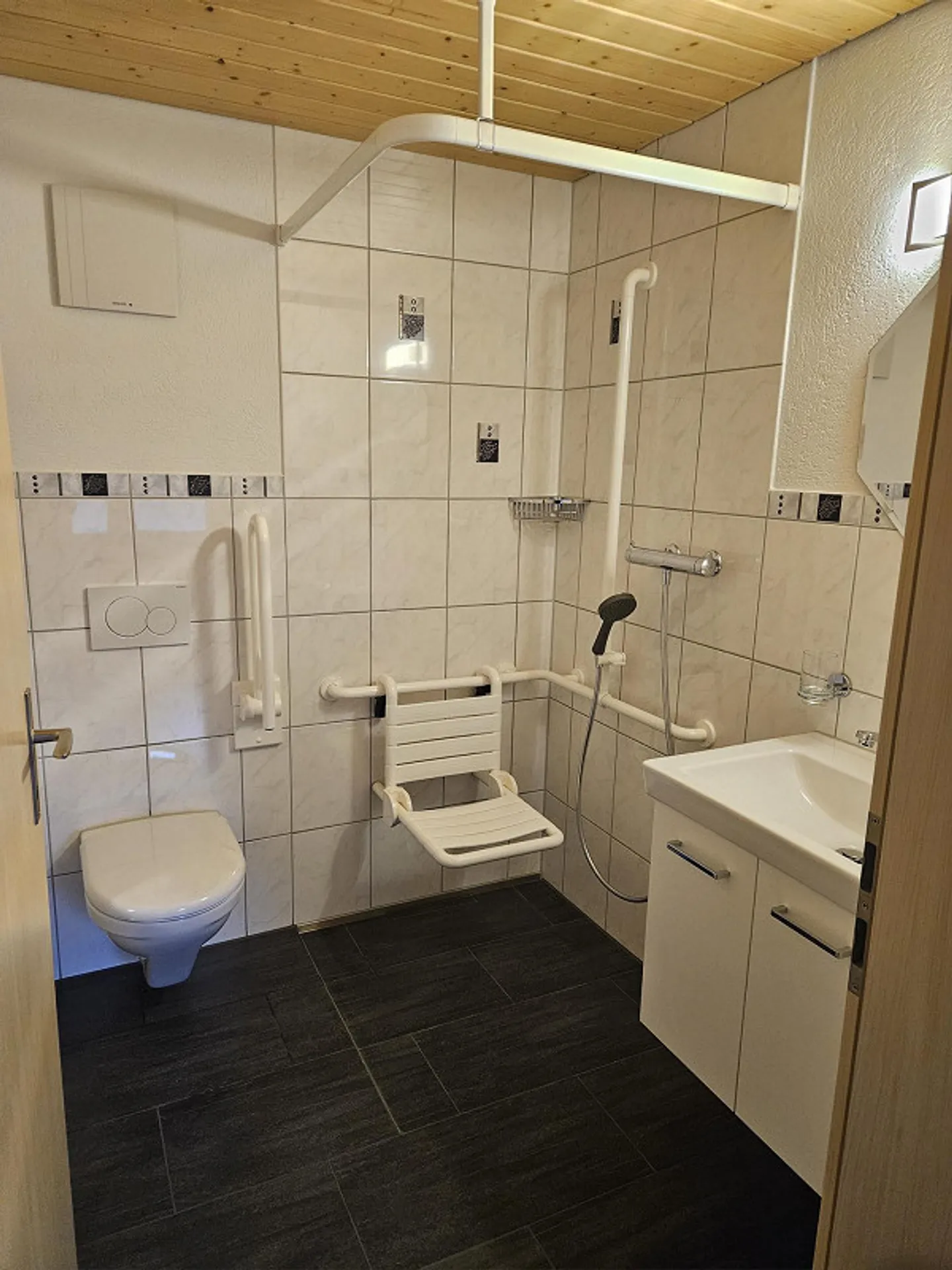 3.5 Room Ground Floor Apartment - Photo 15 of 19