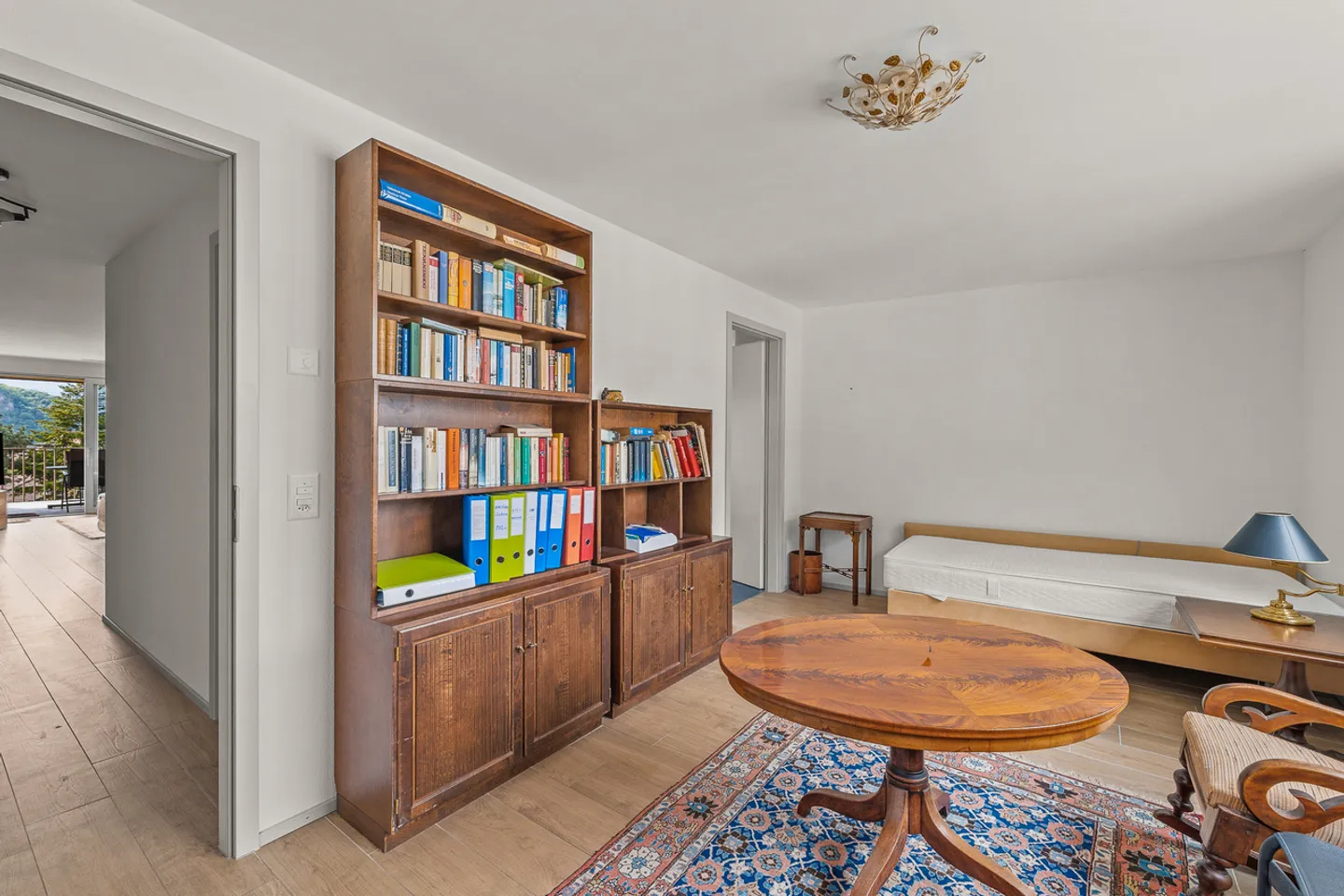 Elegante 3-Zimmer-Wohnung mit Balkon und freiem Blick im Herzen von Aigle - verfügbar ab 1. Juni 2026 - Foto 5 von 10
