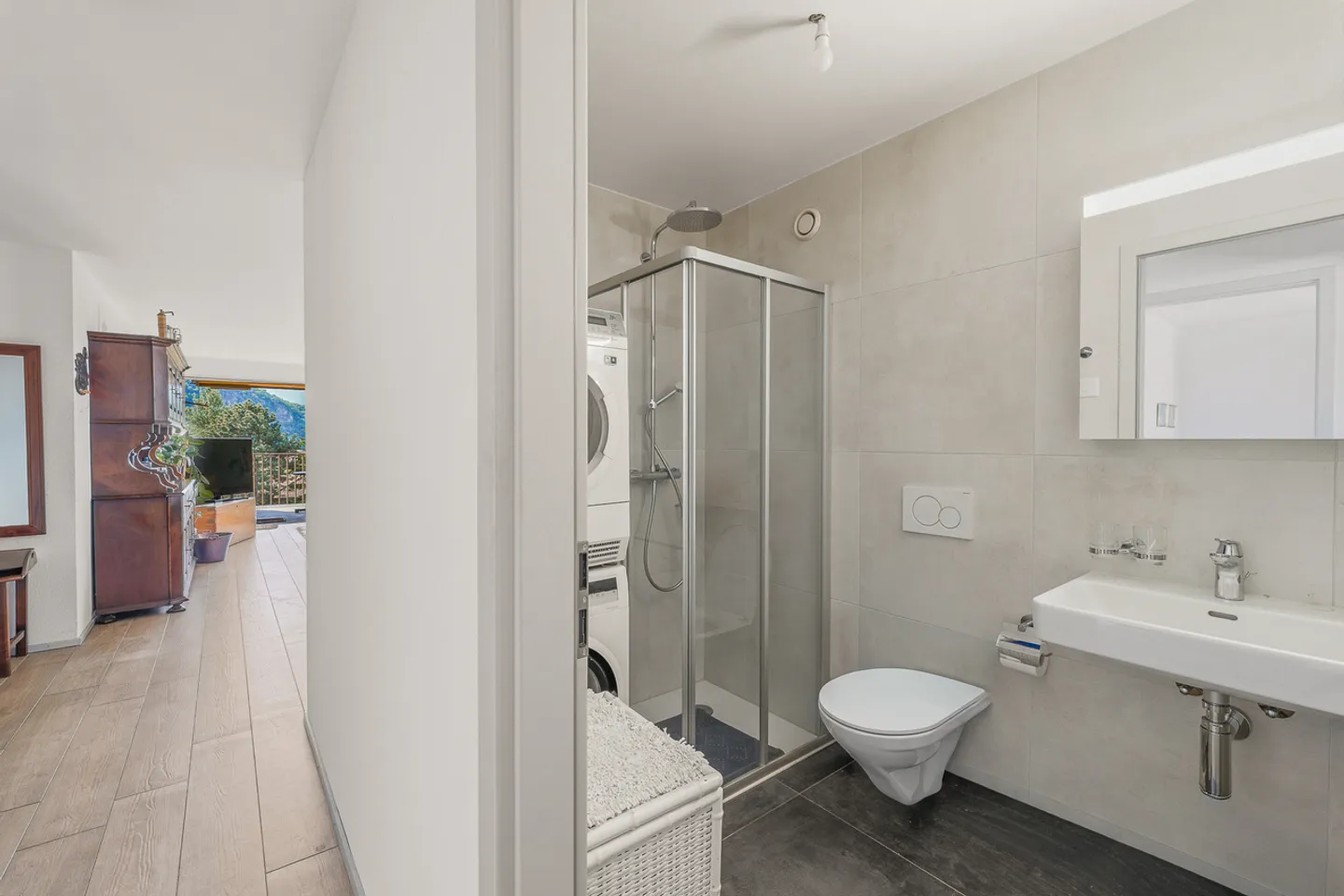 Elegante 3-Zimmer-Wohnung mit Balkon und freiem Blick im Herzen von Aigle - verfügbar ab 1. Juni 2026 - Foto 8 von 10