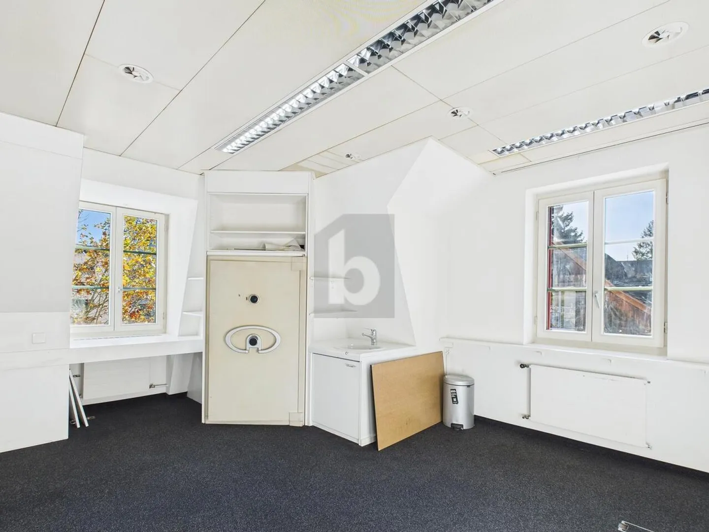 LICHTDURCHFLUTET UND AN PERFEKTER LAGE - Foto 3 von 6