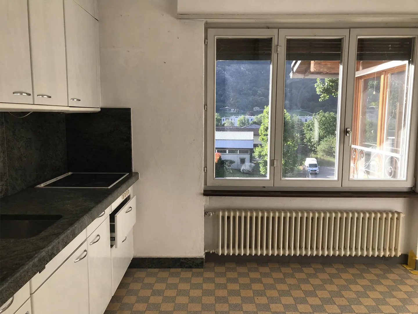 NEW PRICE - UNIQUE OPPORTUNITY - LARGE SINGLE-FAMILY HOUSE - 5.5 ROOMS WITH GARDEN - Photo 4 of 13