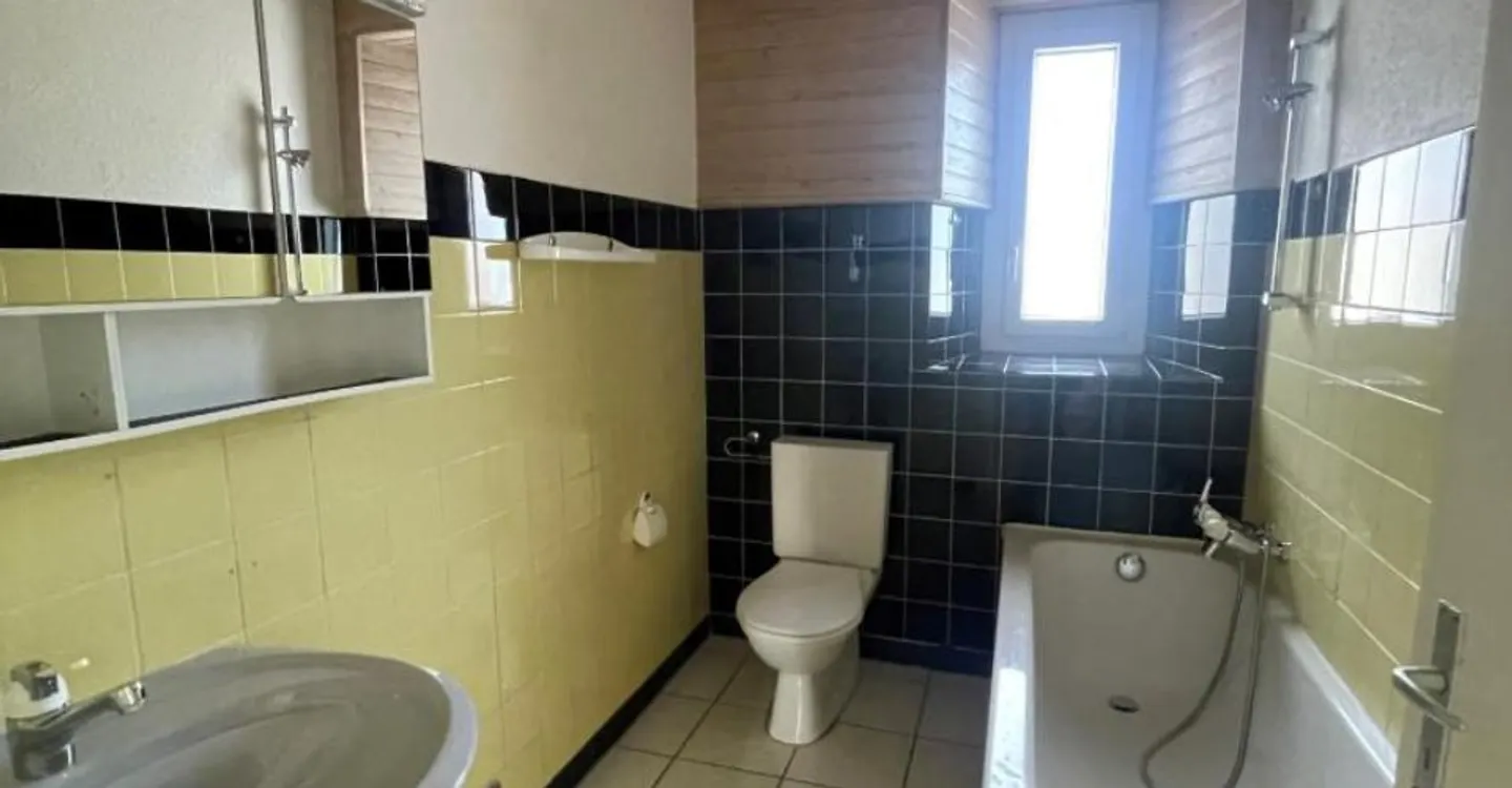 4.5 Zimmerwohnung im 1. Stock - Foto 4 von 4