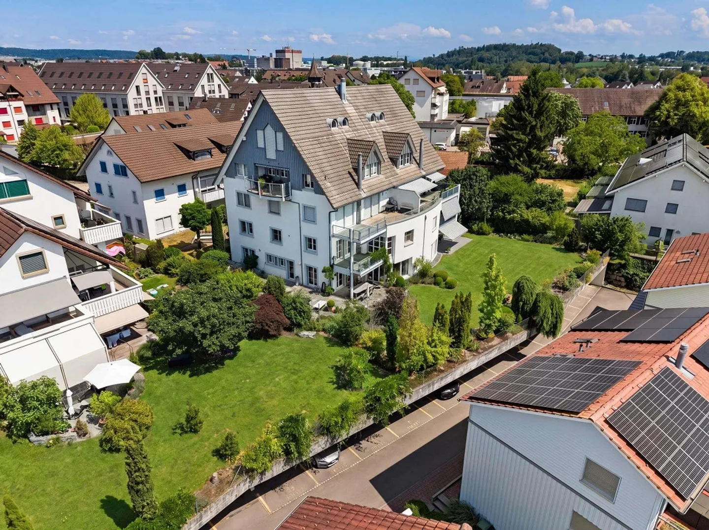 Maisonette exclusive de 5,5 pièces avec espace bien-être privé - Photo 1 sur 14