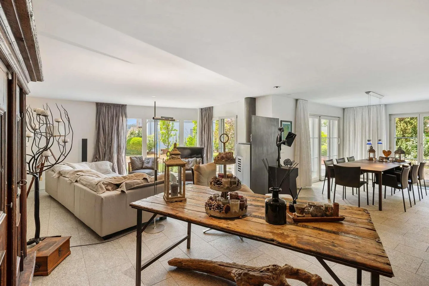 Maisonette exclusive de 5,5 pièces avec espace bien-être privé - Photo 2 sur 14