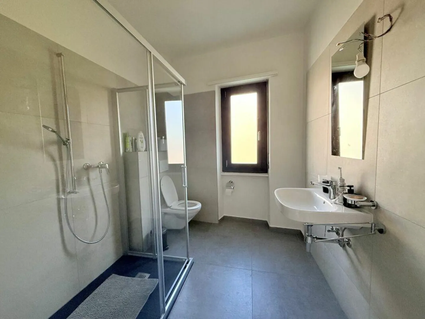 Bifamililare Giubiasco in zona strategica - Foto 5 di 13