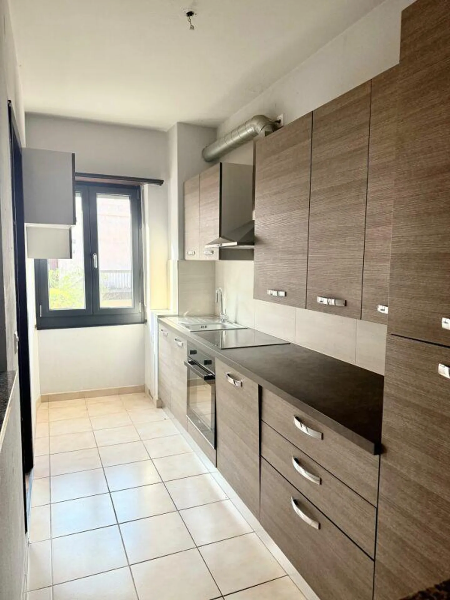 Bifamililare Giubiasco in zona strategica - Foto 8 di 13