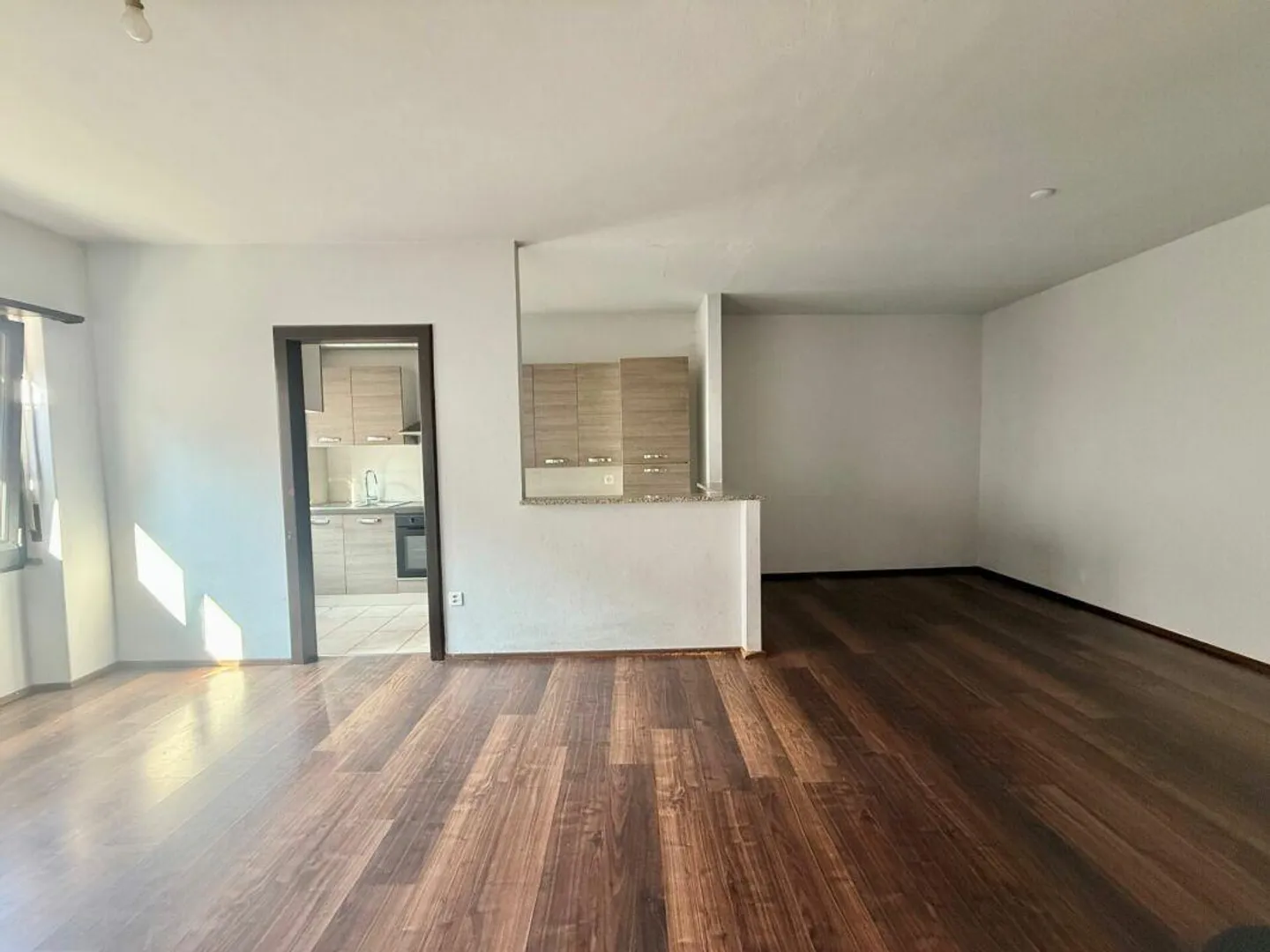 Bifamililare Giubiasco in zona strategica - Foto 9 di 13