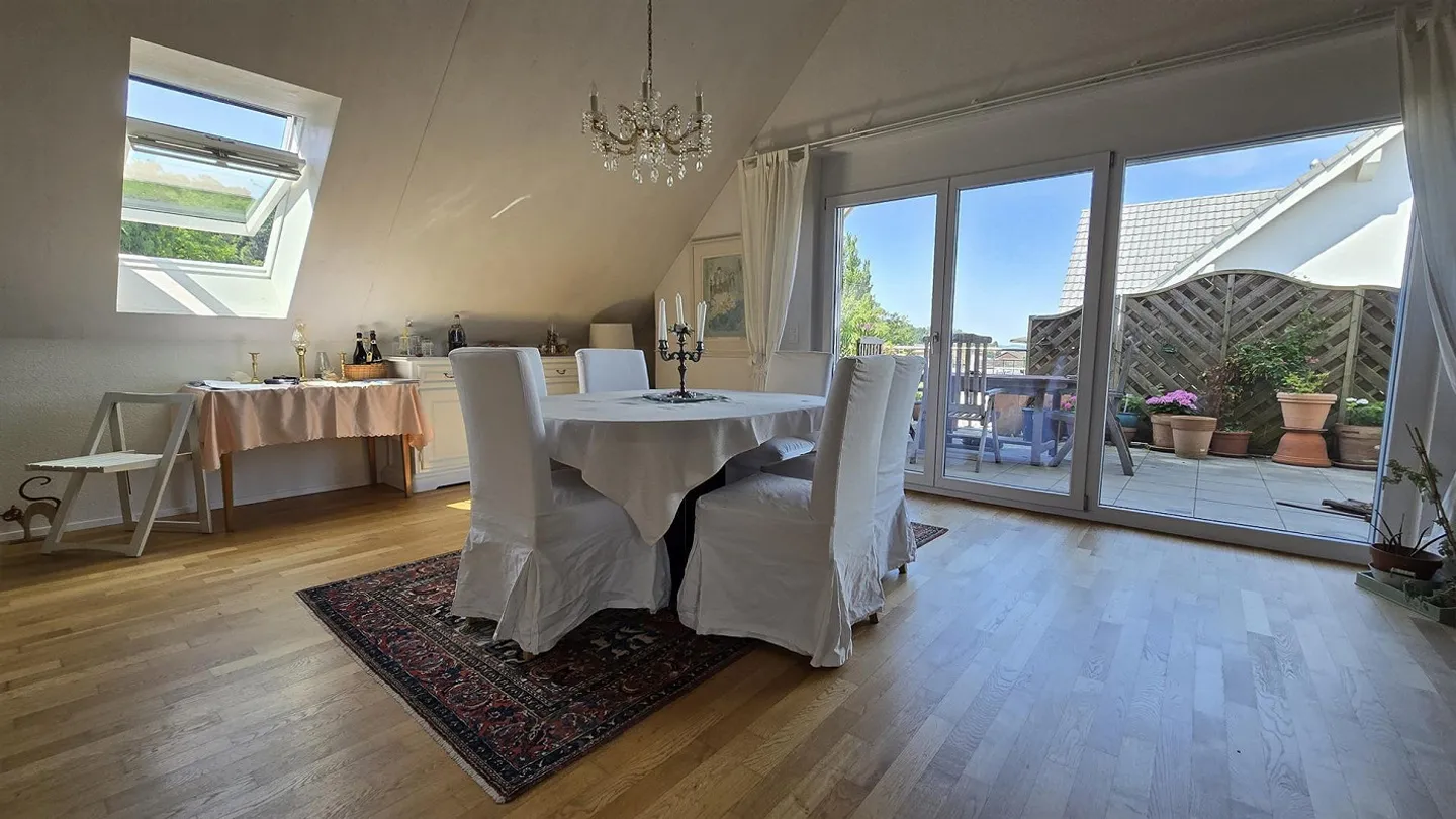 Stilvolles Penthouse mit Balkonen - Foto 3 von 10