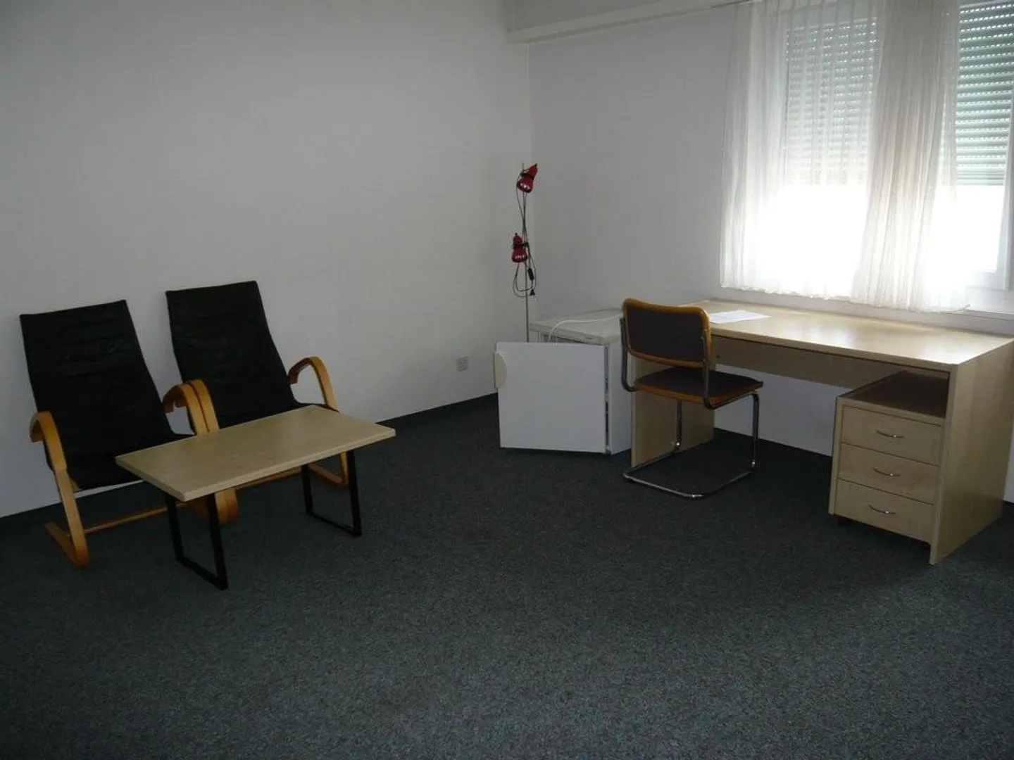 RENT WITHOUT DEPOSIT - Furnished Room Near Airport, FOR WOMEN ONLY - Photo 2 of 4