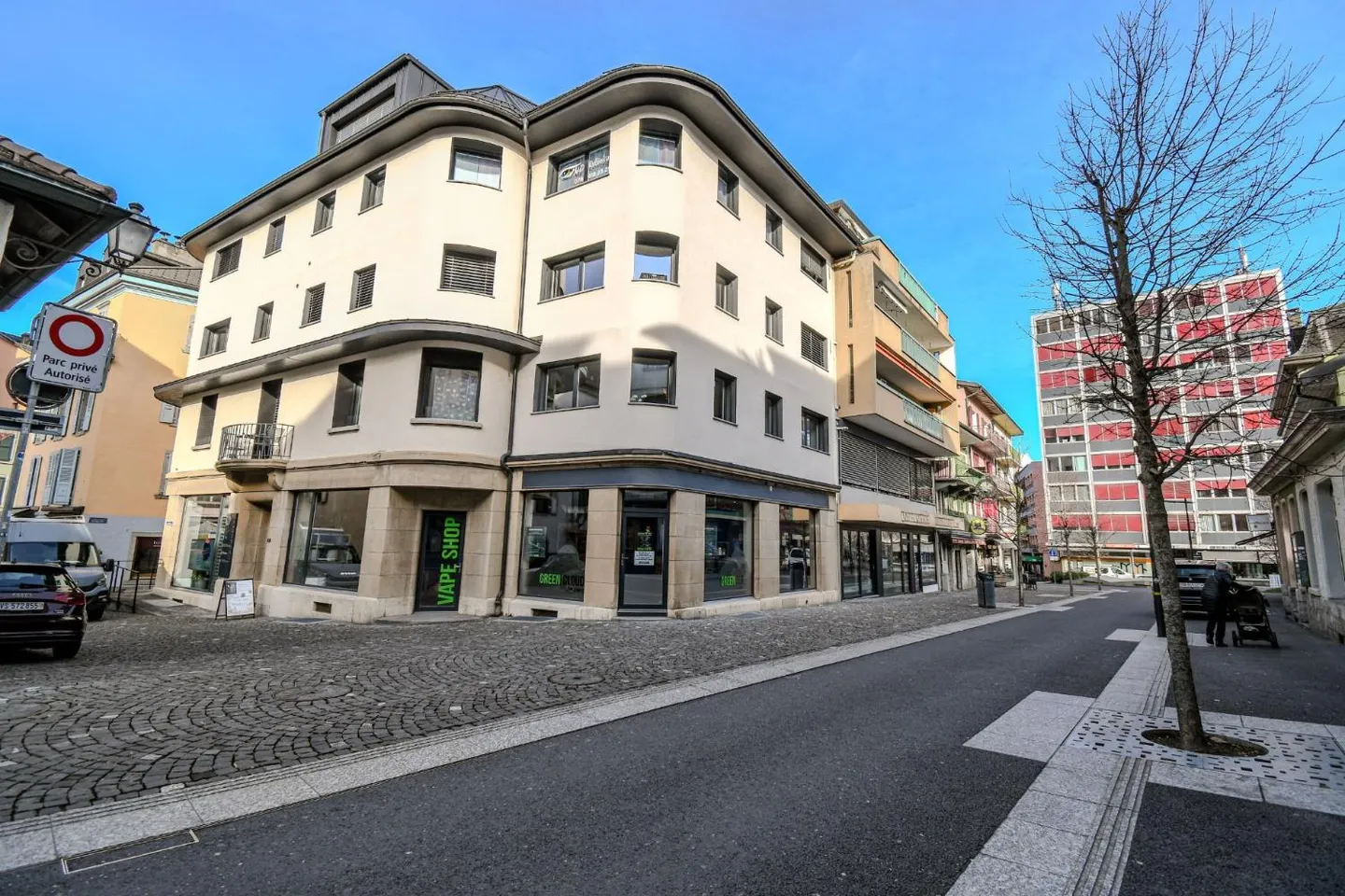 Espace Commercial Spacieux - Photo 1 sur 9