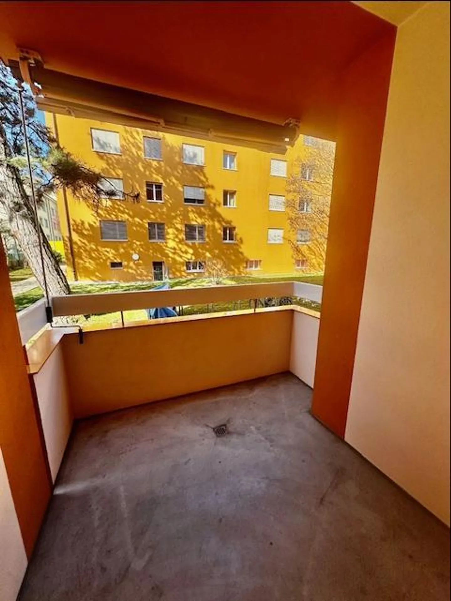 Ampio appartamento di 3 stanze a Binningen - Foto 7 di 7