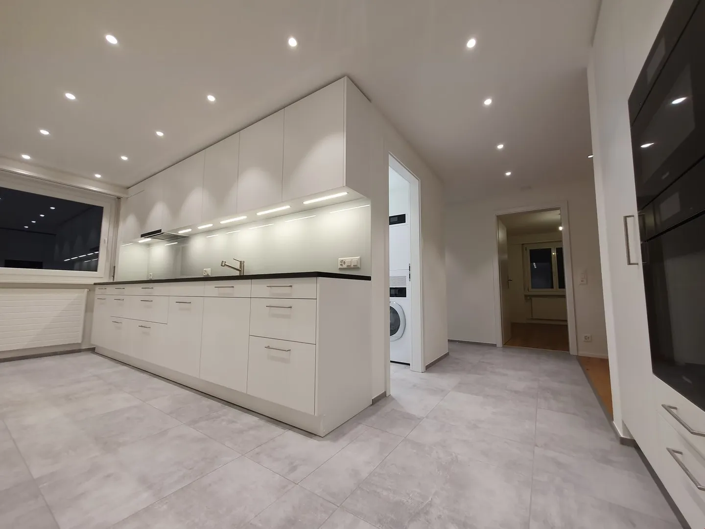 Furnished business rooms, contractor rooms (Attention: shared kitchen and bathroom) - Photo 8 of 13