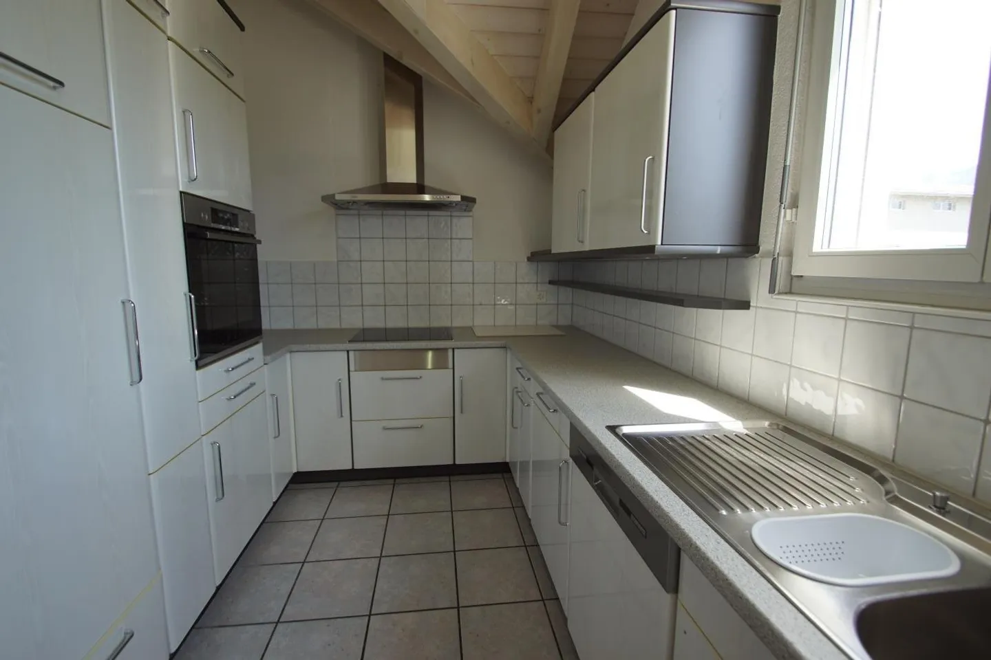 grosszügige 4.5 Zimmer-Wohnung mit Terrasse - Foto 2 von 13