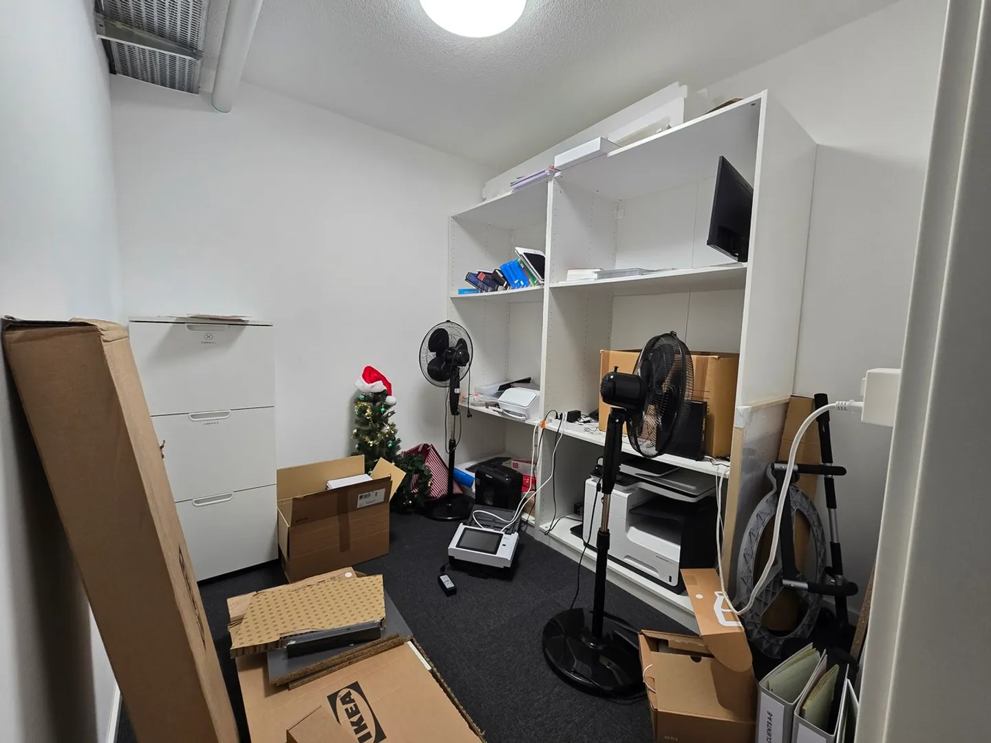 Optimale Lage - 190m2 Plug-and-Play Büro - Foto 13 von 16