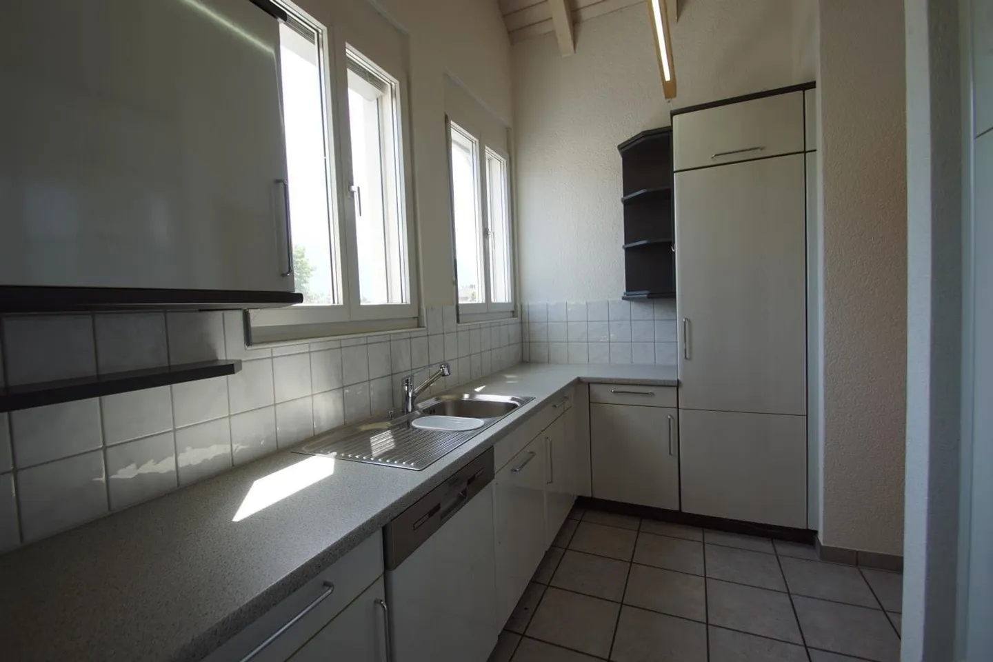 grosszügige 4.5 Zimmer-Wohnung mit Terrasse - Foto 3 von 13