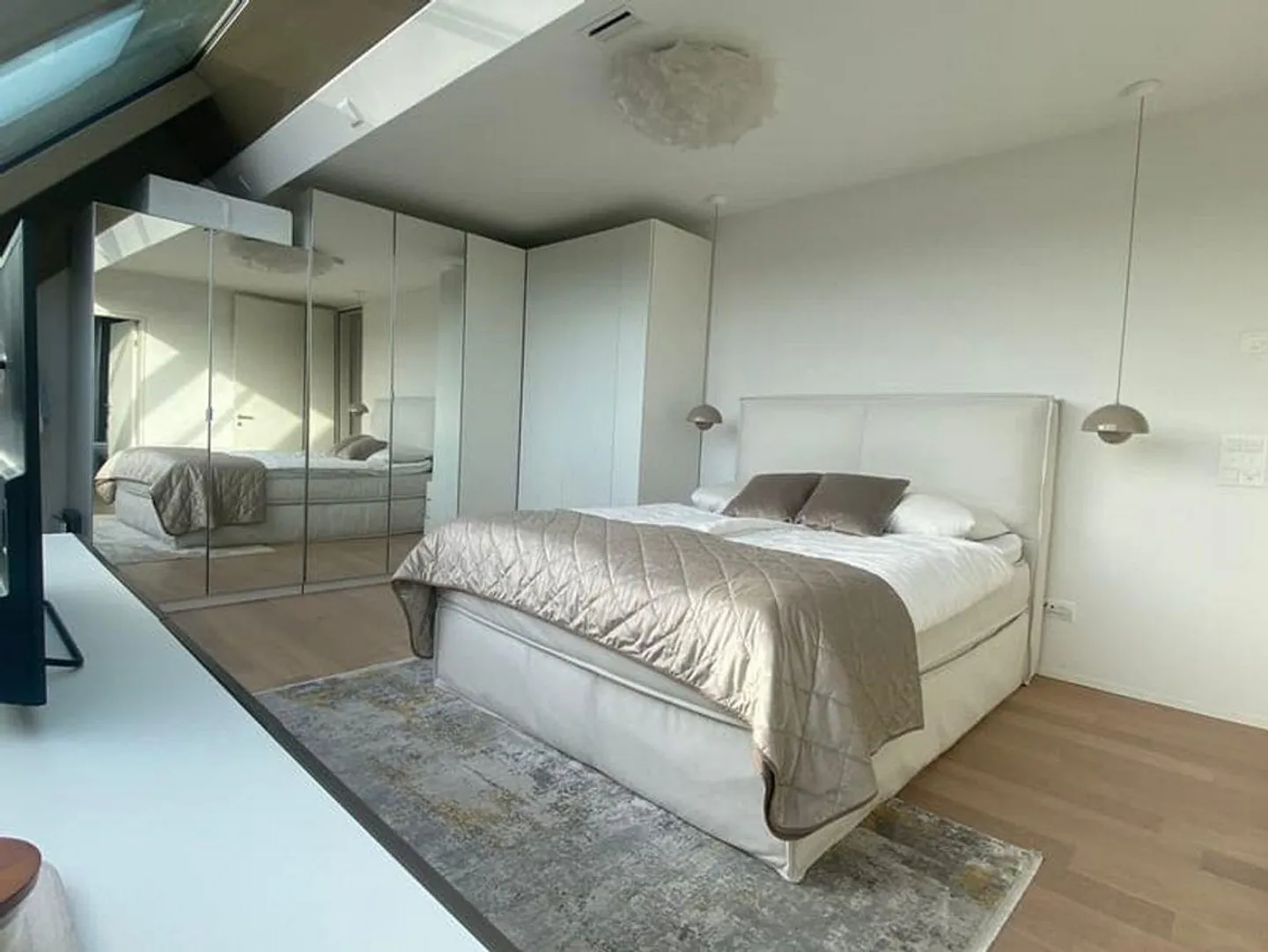 Appartement en attique de 2,5 pièces exclusif - Photo 1 sur 8