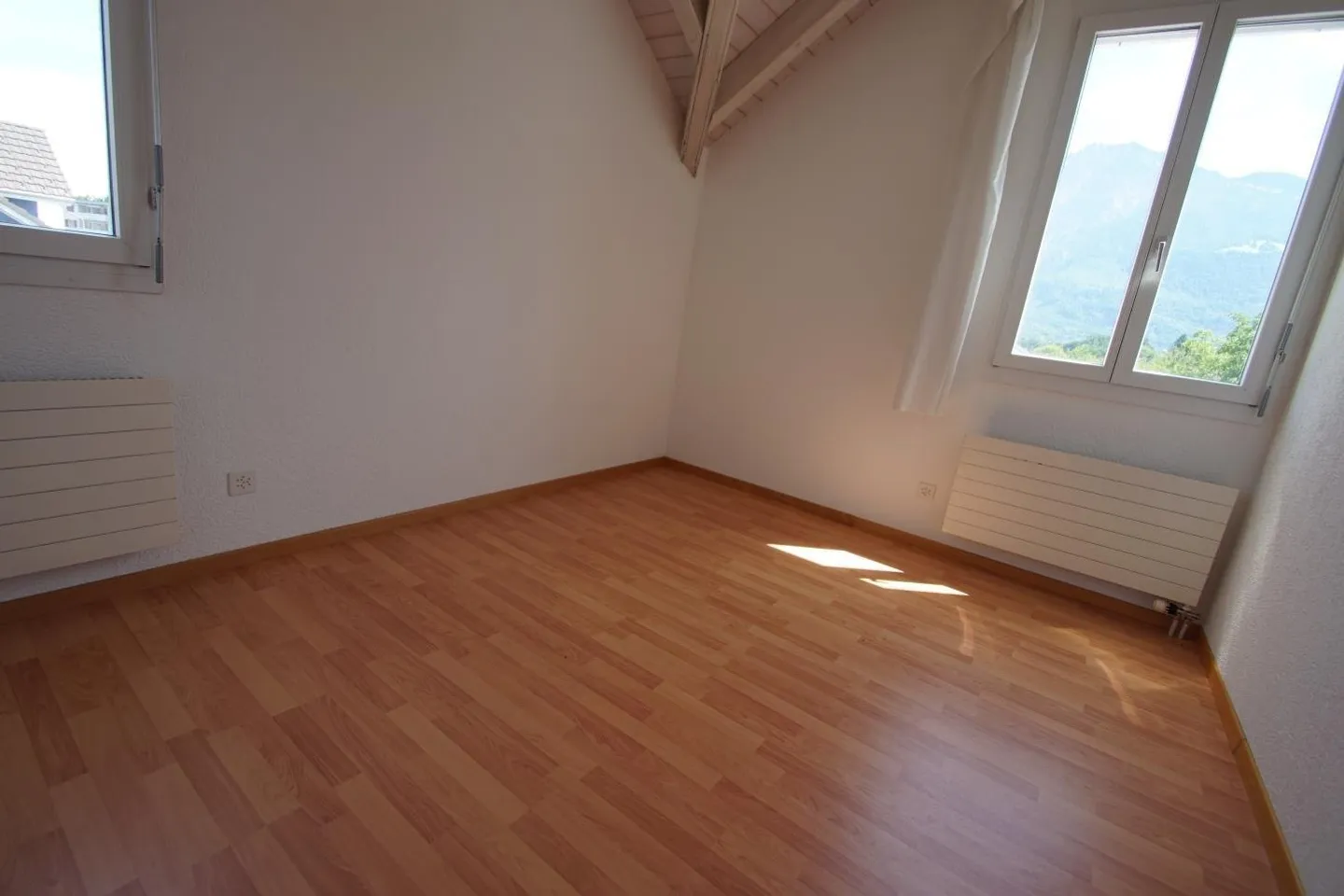 grosszügige 4.5 Zimmer-Wohnung mit Terrasse - Foto 6 von 13